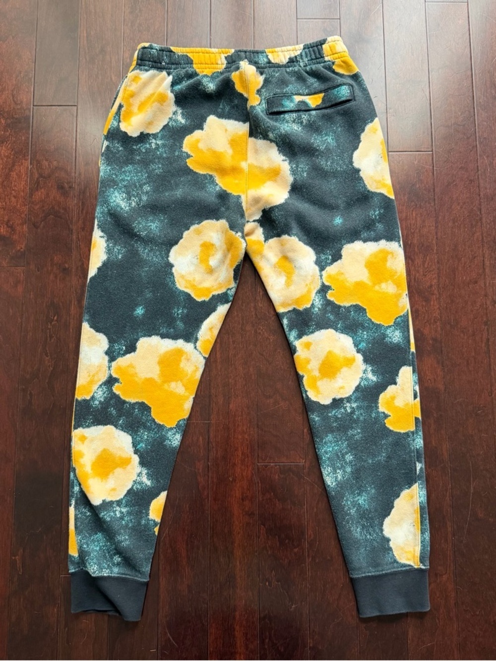 Nike Men’s Floral Club Fleece Joggers Size S Sweatpants Lounge Green Yellow - Picture 7 of 11